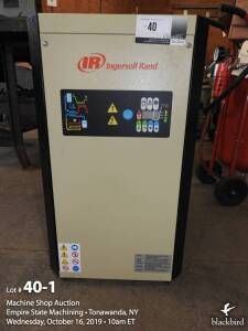 Ingersoll Rand D25IT compressed air dryer (SN 12M-008764)