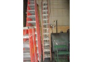 LOUISVILLE 24' FIBERGLASS EXT. LADDER