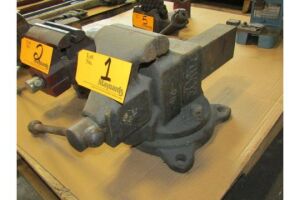 Yost 25 5" Bench Vise