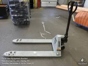 Roughneck gray pallet jack, 4400 lbs