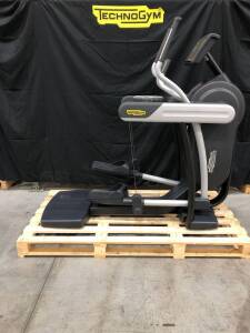 TECHNOGYM VARIO EXCITE 1000 SP DOM: 2018 MODEL: DEF84LBAN00R0US2 SN: DEF84L18000286