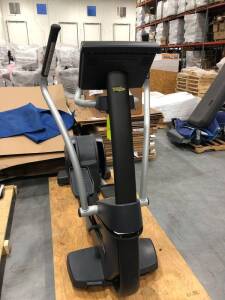 TECHNOGYM SYNCHRO EXCITE 1000P UNITY DOM: 2018 MODEL: DE583UTAN00RA00U SN: DE583U18001983