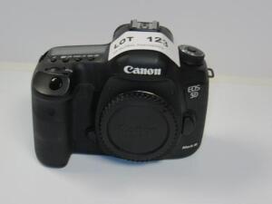 CANON EOS 5D MARK III DS126321 MEGAPIXEL DIGITAL CAMERA BODY ONLY