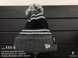 (72) New Era Pom Cuff Knit Hat Graphite / White