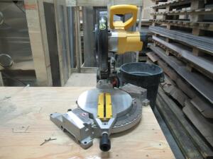 DEWALT DW 703 10" COMPOUND MITER SAW