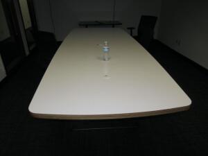 CONFERENCE TABLE WITH ASSORTED DESKS, CHAIRS AND PANELS (MUST BE PICKED UP BY DECEMBER 16, 2019) (LOCATION 1415 75TH STREET SW, EVERETT WA. 98203)