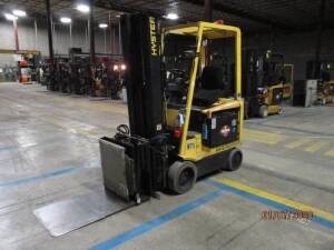 Hyster Electric Forklift (W77) Double Mast, Side Shift, Scoop Reach Attachment 37" x 28", Approx. Height Reach 212", 2,500lb Capacity, Approx. 9,372 Hours, M/N E30XM S/N D114V01629T