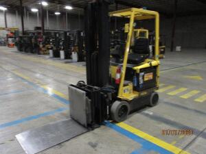 Hyster Electric Forklift (W76) Double Mast, Side Shift, Scoop Reach Attachment 42" x 28", Approx. Height Reach 212", 2,500lb Capacity, Approx. 2,161 Hours, M/N E30XM S/N D114V01628T