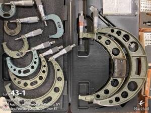 Lot- (8) Mitutoyo micrometers