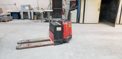 RAYMOND electric pallet jack mod. 111TM