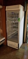 Cong&eacute;lateur 1 porte vitr&eacute;e Marque: TECFRIGO Mod&egrave;le: Polo 400 GBT spot S&eacute;rie: n/d avec compresseur int&eacute;gr&eacute;
