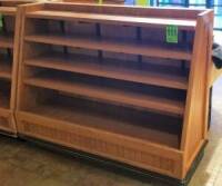 Pr&eacute;sentoir en bois et m&eacute;lamine avec 4 &eacute;tag&egrave;res r&eacute;glables