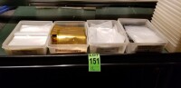 (4) Bacs en plastique avec contenu dont sacs pour sous vide grandeurs vari&eacute;es