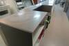 Table de pr&eacute;paration en m&eacute;lamine avec dessus en acier inoxydable, 17' - 2