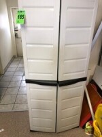 Armoire de rangement en plastique