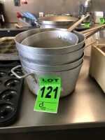 Pots en acier asortis