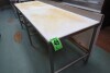 Table en acier inoxydable (95"x92")