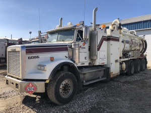 2007 Freightliner Conventional Tridem Vac Truck - Combo 166,827km, 4,699hr Serial No 1FVPALAV17DX57794 Unit No 6086

 Located at 310-2nd Ave. Fox Creek, AB T0H 1P0