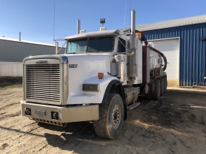 2005 Freightliner FLD120 SD Tri-Drive Vacuum Truck 32,346km, 248hr Serial No 1FVPALAV35DN66889 Unit No 6807

 Located at 310-2nd Ave. Fox Creek, AB T0H 1P0