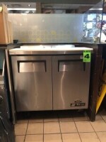 TRUE 36? 2-door sandwich prep refrigerator mod. TSSU-36-08, S/N:8584475