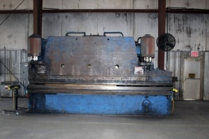 HYDRAULIC PRESSBRAKE, PACIFIC APPROX. 300 T. CAP., 16’ overall bending length, 12’ distance btwn. housings, 2’ R.H. horn, S/N N.A.