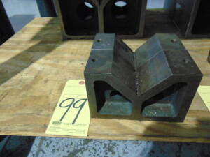 LOT OF V-BLOCKS (2), 7" W. x 3" dp. x 4-1/2" ht.