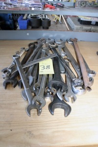 LOT OF OPEN END/BOX END WRENCHES (large)