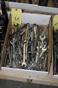 LOT OF COMBINATION WRENCHES