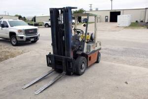 FORKLIFT, NISSAN 5,000 LB. CAP. MDL. KFH02A25V, LP pwrd., 3-stage mast, 187" lift height, side shift, cushion tires