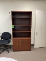 Biblioth&egrave;que &agrave; 4 &eacute;tag&egrave;res avec fond verrouillable
