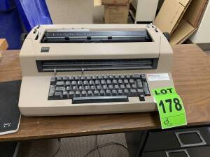 Machine à écrire IBM