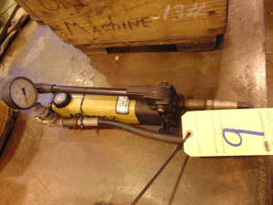 HYDRAULIC HAND PUMP, ENERPAC MDL. P-141