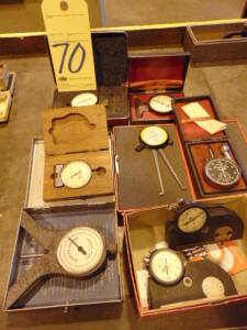 LOT OF DIAL GAUGES (8), assorted