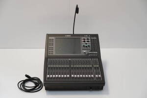 Yamaha QL1 16 Channel Digital Mixer Console