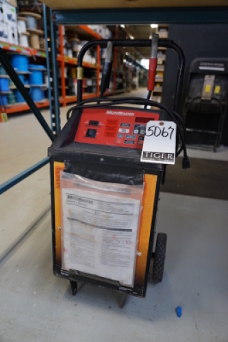 MotoMaster CT-2762A Automatic Battery Charger