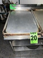 Lot of (7) baking trays