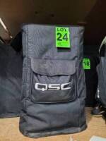 Haut-parleur actif QSC K12 1KW portable et l&eacute;ger, s/n GDF543281 avec sac de transport et c&acirc;bles