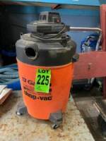 SHOP-VAC 2.5HP 13gal. aspirateur eau/sec sur base roulante avec fonction de soufflerie, utilis&eacute; pour le gonflage du Bubble Soccer