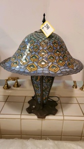 28" LEADED GLASS TABLE LAMP TIFFANY STYLE