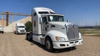 2011&nbsp;KENWORTH T660 TRUCK TRACTOR SLEEPER, UNIT NO. 924, VIN: 1XKAD49X2BJ293921 WITH 988,920 MILES