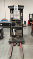 RAYMOND STOCK PICKER, 24 VOLT MODEL: EASI-OPC30TT, SERIAL NUMBER:EASI-99-AE23630 (DOES NOT WORK)