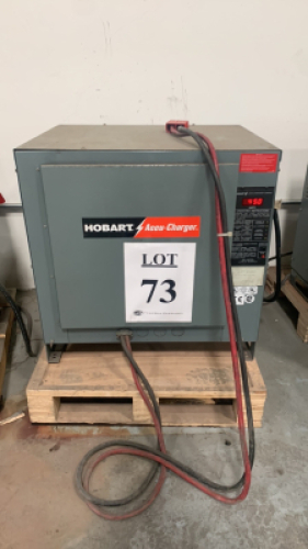 HOBART 24V BATTERY CHARGER, MODEL: 880C3-12