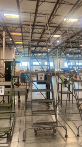 ULINE 11-STEP ROLLING SAFETY LADDER