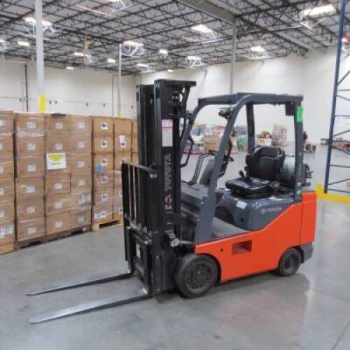 Toyota 3450 lb. cap. LP gas fork lift