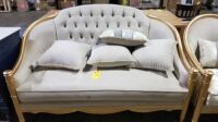 Homestock Victorian Love Seat #INFSG-719