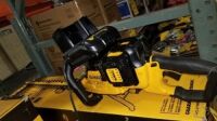 DeWalt 40 Volt, 4Ah Hedge Trimmer w/Battery & Charger