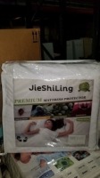 Jie Queen Mattress Protector (Water Proof) (Bed Bug) (11 Each)