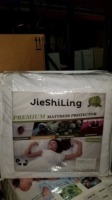 Jie Queen Mattress Protector (Water Proof) (Bed Bug) (10 Each)