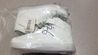Boys & Girls Breathable HiTop Light Up Sneakers (5 1/2) (Pair)