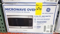 G.E. Microwave Oven (S.S. & Black) 1.1 cu ft